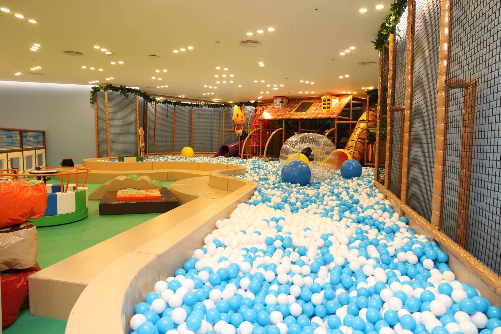 Playtory-The-Crystal-Ekamai-Ramindra-5