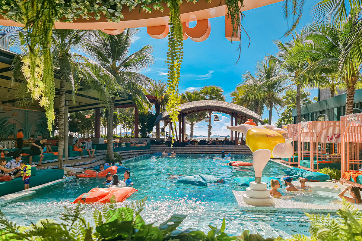 A-One-The-Royal-Cruise-Hotel-4