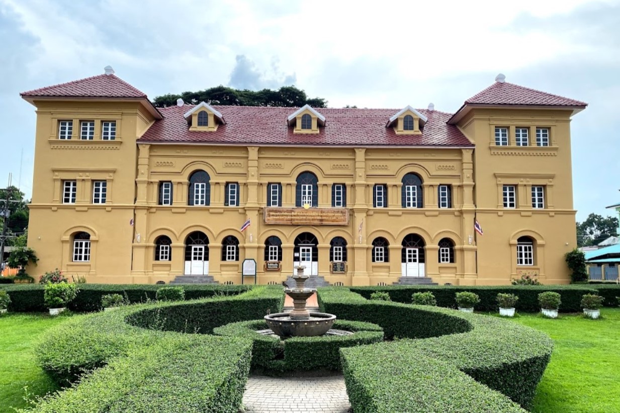H-M--QUEEN-SIRIKIT-S-60TH-BIRTHDAY-COMMEMORATION-NATIONAL-LIBRARY-NAKHON-PHANOM-1