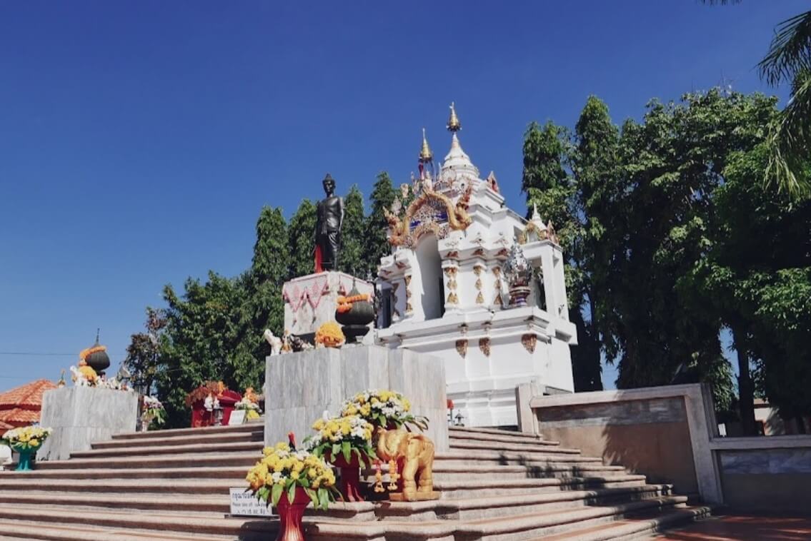 King-Ngam-Mueang-Monument1