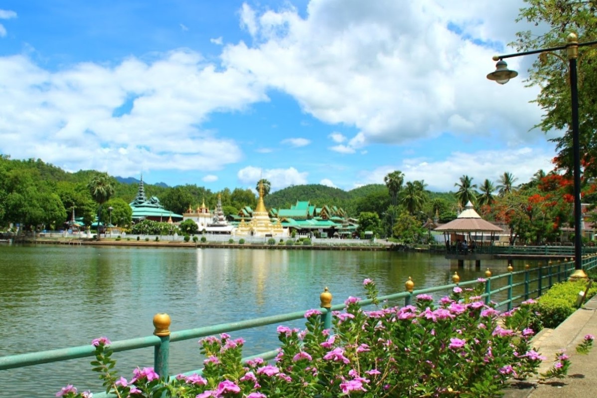 Nong-Jong-Khum-Public-Park-1