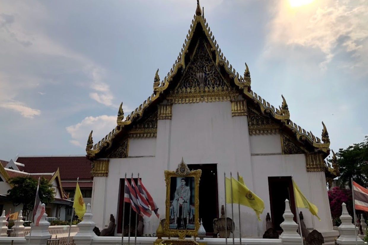 Wat-Bueng-1