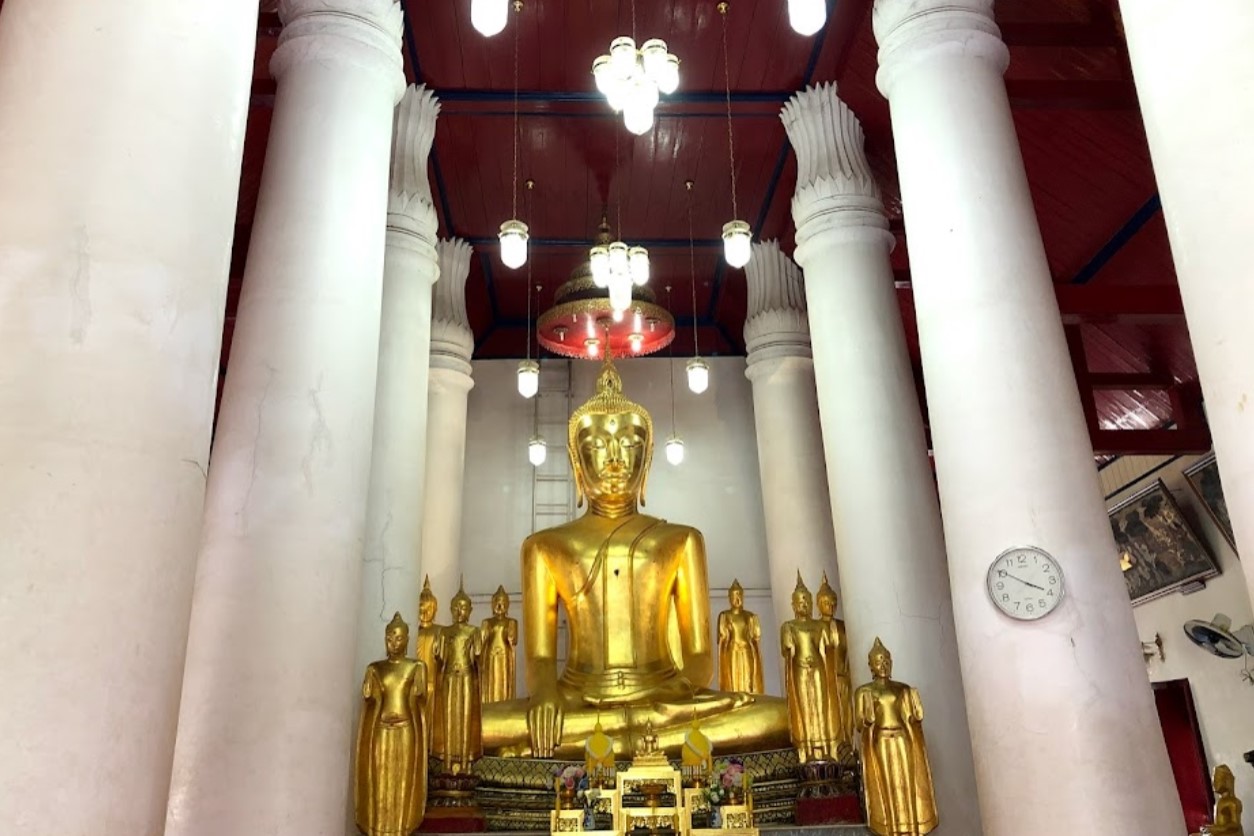 Wat-Bueng-2